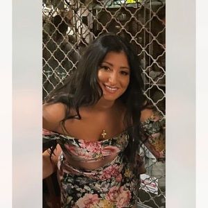 Meet your Posher, Eleni